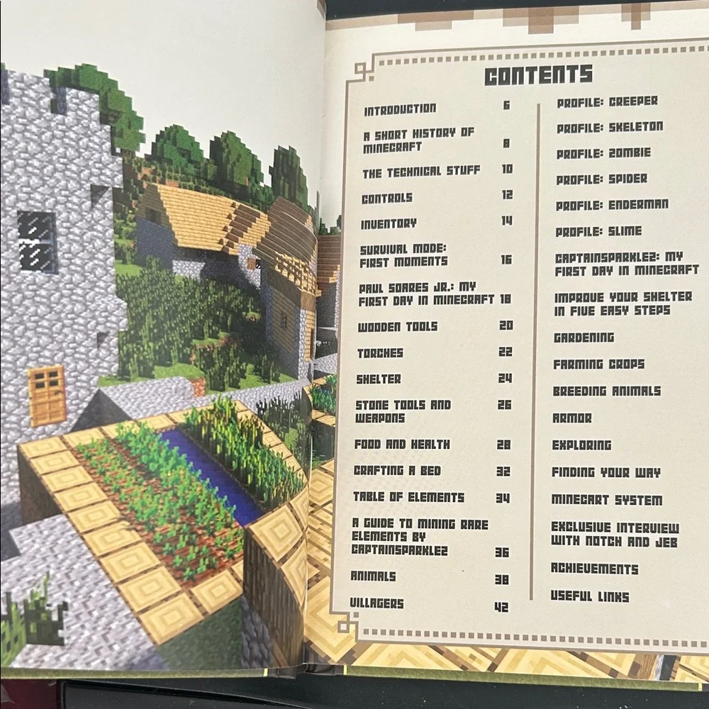 Minecraft Essential and Construction Handbooks - Green and Brown